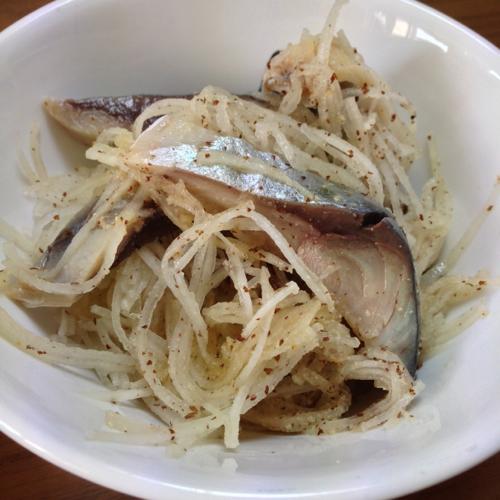 th_〆鯖サラダ